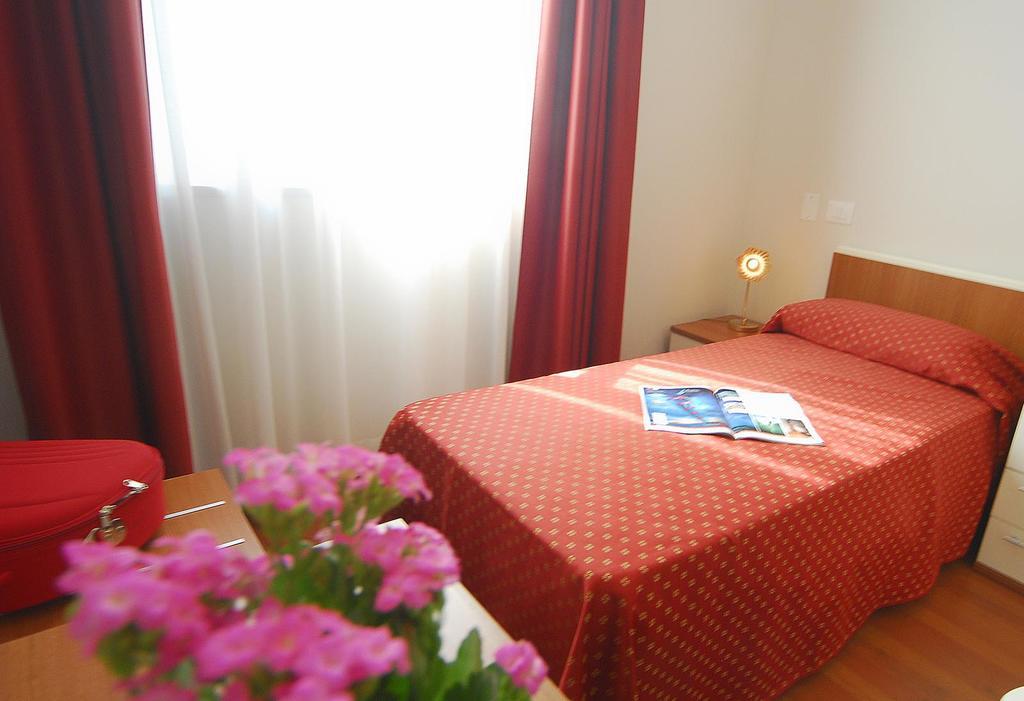 Camere Delfini Palmanova Bagian luar foto